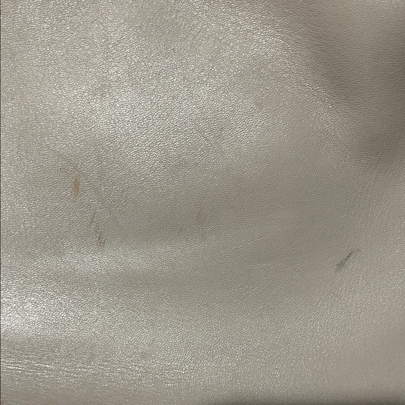 Coach Off-White Leather Shoulder Bag - Picture 2 of 7